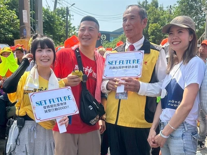 《寶島神很大》主持人草爺、子玄訪問國勝豐工具機點心站呼,籲領香燈腳,珍惜食物,垃圾不落地做好分類