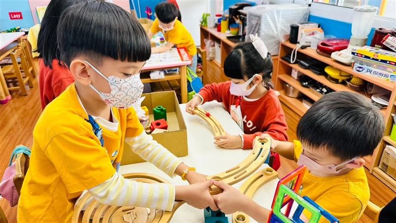公立幼兒園延長照顧補助　9月起增至3小時