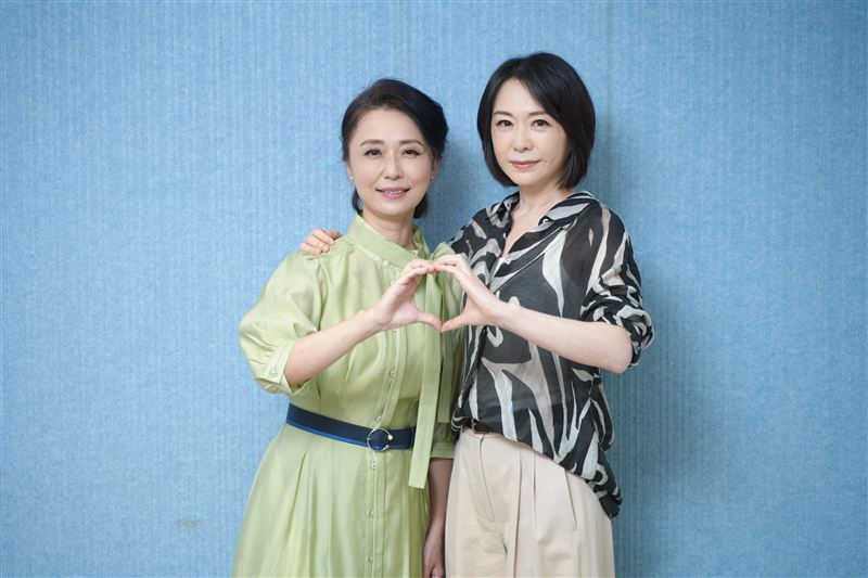 《銀髮白之歌》系列電視電影《回音》卡司發布媒體茶敘,黃婕菲和潘儀君出席,兩人在劇中飾演母女。(圖/大愛影視提供)