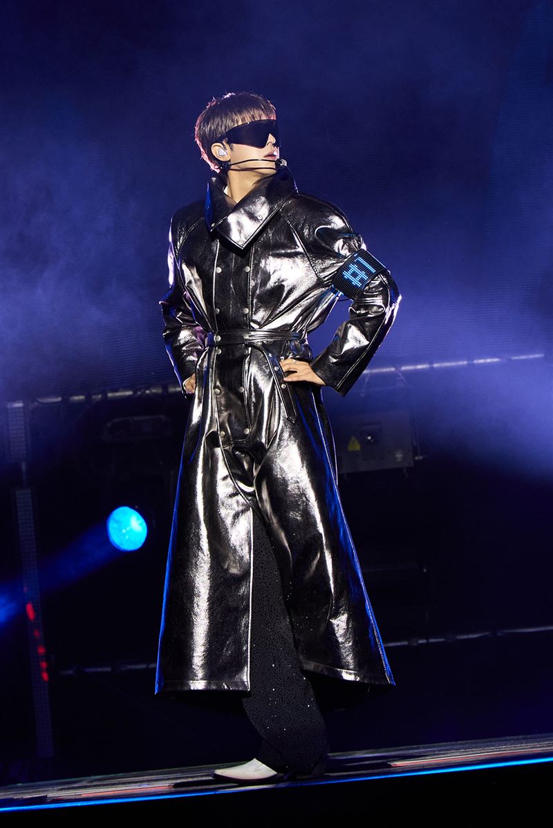 允浩將過去到最新單曲融合於首次巡演中。(圖/SM ENTERTAINMENT提供)