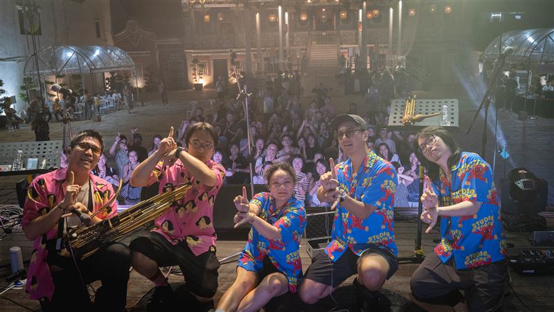 樂團海外首開唱　全場齊念咒語震撼場面曝
