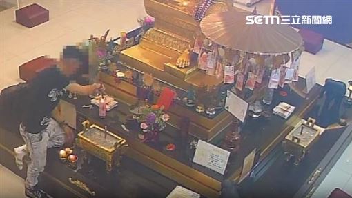 夫妻帶兒偷四面佛　行竊前竟還先擲筊