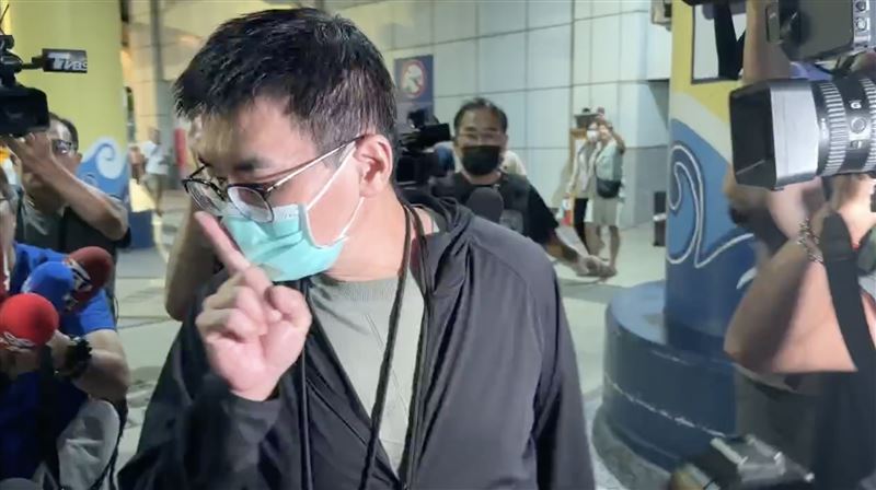 趙建銘自始至終保持沉默。(圖/記者簡榮良攝影)