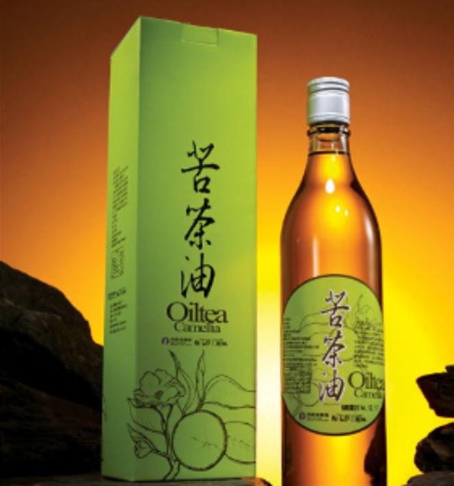 信義鄉農會自主送驗委託彰化縣再源油品公司代工生產的苦茶油,檢出苯駢芘超標,已有579瓶售出。(圖/翻攝畫面)
