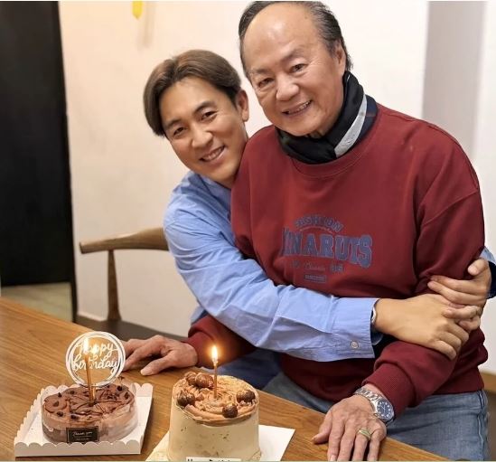 譚俊彥(左)曬出與狄龍的合照。(圖/翻攝自IG)