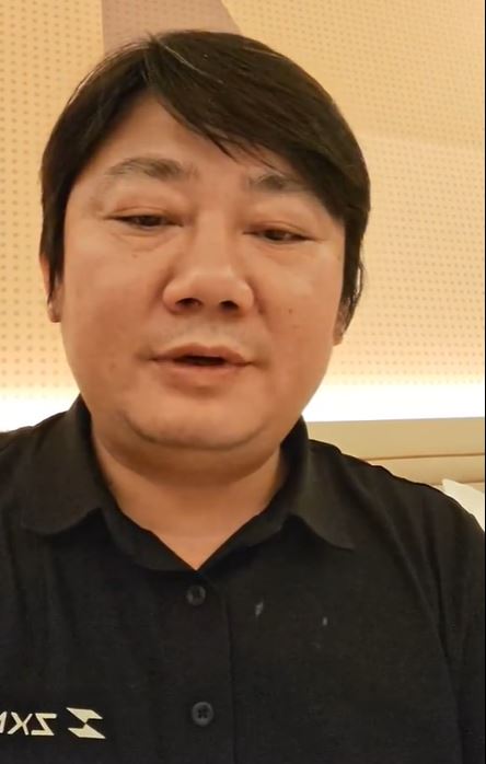 針對張雪機車創辦人張雪要送機車給台灣民眾送到統一,經濟部回應該員知道進口零件依法不應組裝成整車,顯示並無政府機關錯誤執法之情事,本案正由經濟部議處中。政府對於大陸地區物品輸入管理及邊境查緝採取嚴格把關立場,任何企圖透過拆解、分批運輸、組裝成車等方式規避法令管制之行為,均將依法查辦。(圖/翻攝微博)