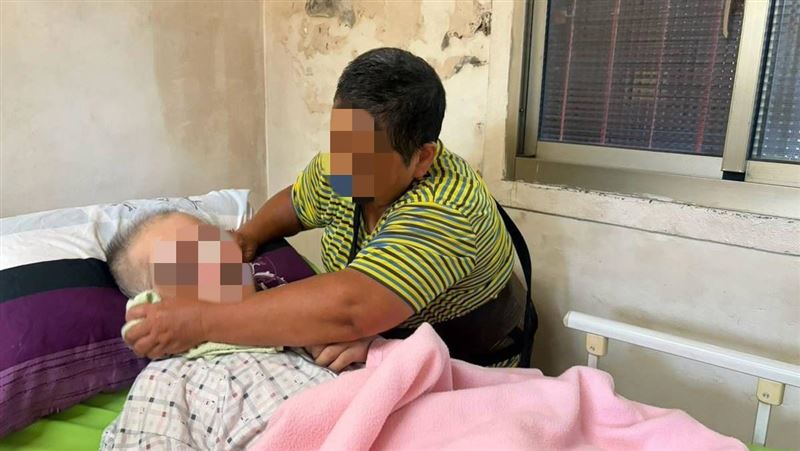 獨家／父中風2高中孝子休學救家 撐住媽媽