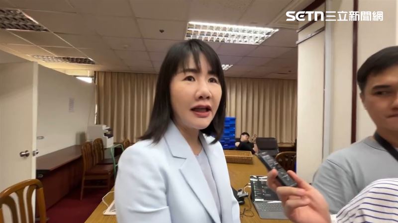 對於王惠美4度拒與魏平政合體,謝衣鳯表示「現在以立委職責為重」。(圖/翻攝畫面)