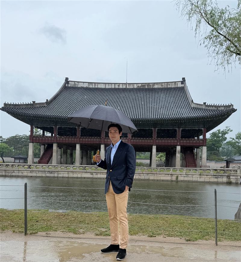 崔始源日前參觀景福宮，認識背後的歷史與文化。（圖／翻攝自IG @siwonchoi）