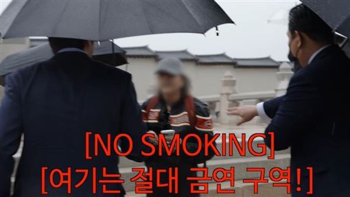 SJ始源遊古蹟遇外國人抽菸　秒衝上前制止
