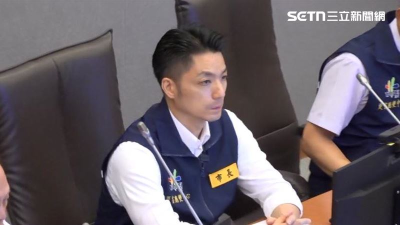 藍營北市甚至拍板6選區全部配票,且蔣萬安只出席白營聯合造勢