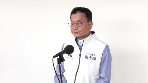 賴士葆今天被問到要不要認購庇護工場的中秋禮盒,他回應,「我們去認購沒問題」(圖/翻攝畫面)
