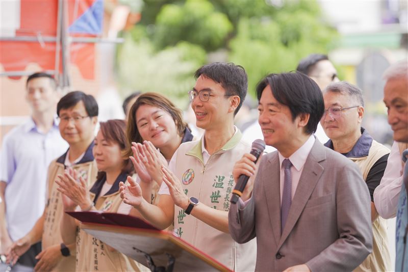 賴清德攜手温世政南投參香（圖／温世政競辦提供）