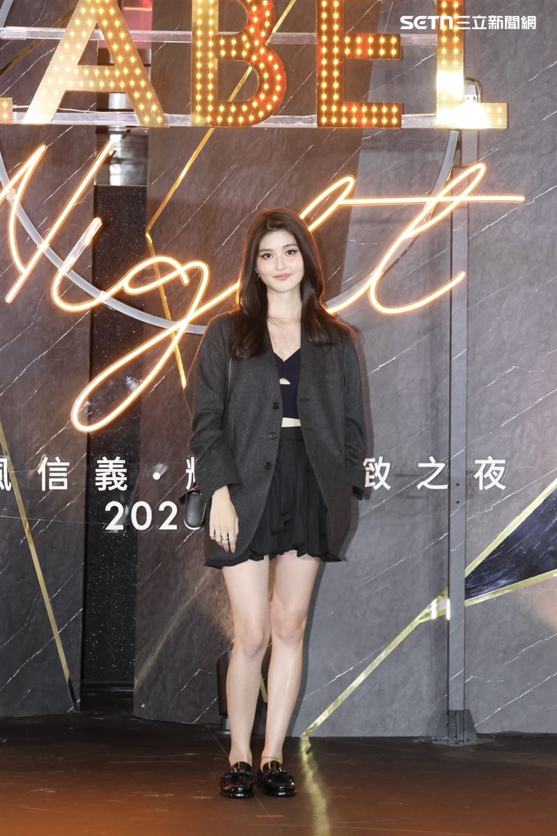 廖思惟(Trinity)在產後首度公開亮相,大秀美腿有些害羞。(圖/記者田俊彥攝影)