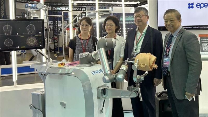 不只算力更有手腳國產機器人敲開百工百業