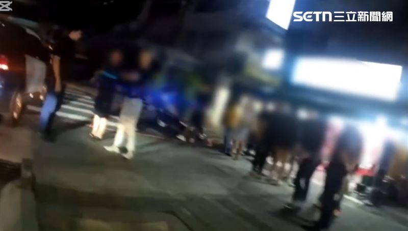 新北市新莊區中正路,發生一起酒後糾紛案件。(圖/翻攝畫面