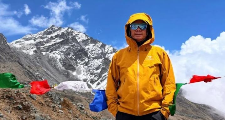 長年帶領山友挑戰海外登山行程的登山達人「盧大」過世。(圖/翻攝自LU Zai臉書)