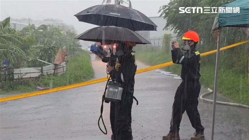 警方表示，已有通知相關人前往警局製作筆錄，台南市消防局正在進行火場調查，查明起火爆炸原因。（圖／翻攝畫面）