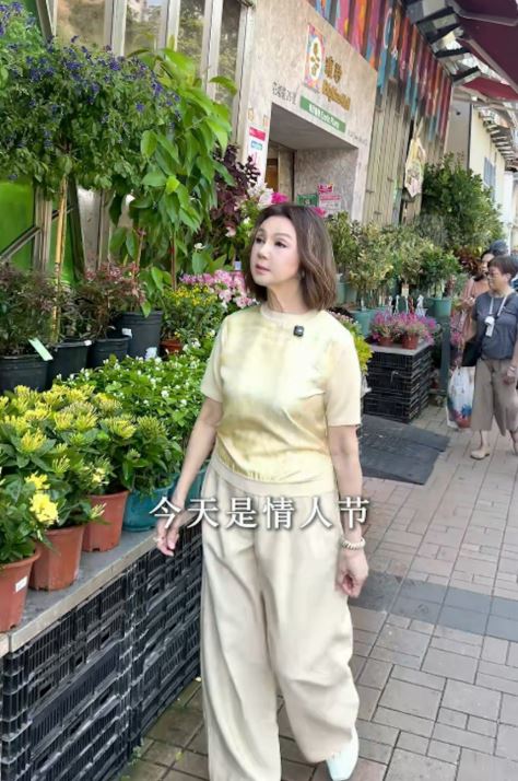 謝玲玲和前婆婆感情好，近日適逢七夕情人節到來，特別買花要送給前婆婆。（圖／翻攝自IG）