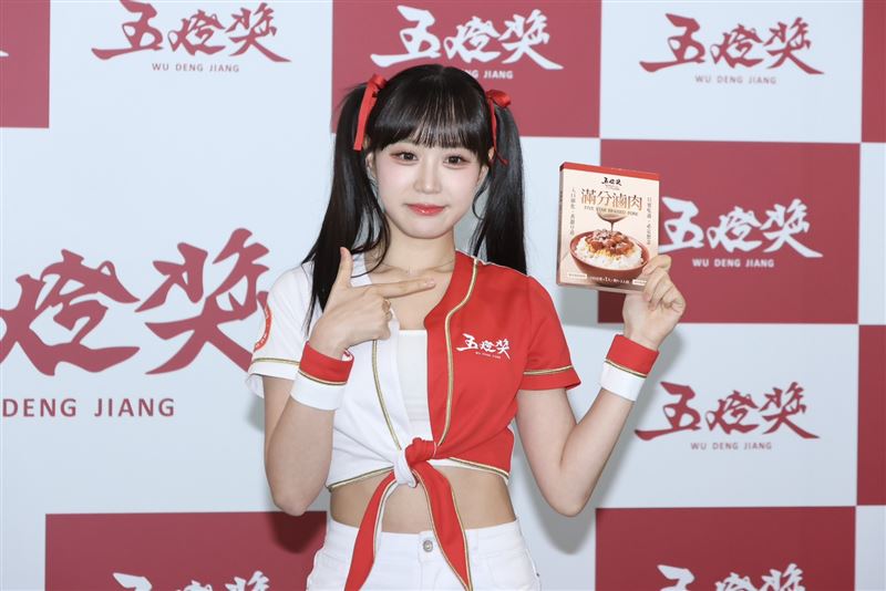 邊荷律談隊友汶汶近況。(圖/記者田俊彥攝影)