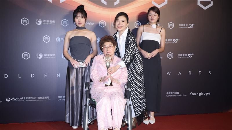 獨/馬兆駿高齡母傳離世 胞妹急取消演出