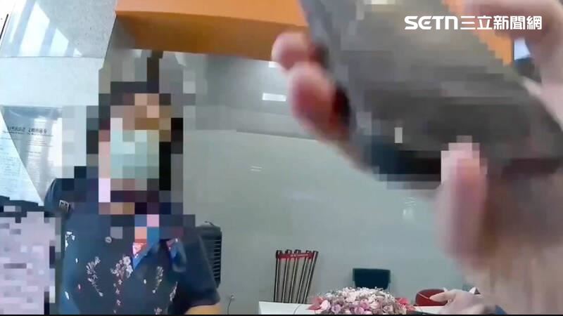 北市簡男潛入南港展覽館女廁偷拍失風遭逮。(圖/翻攝畫面)