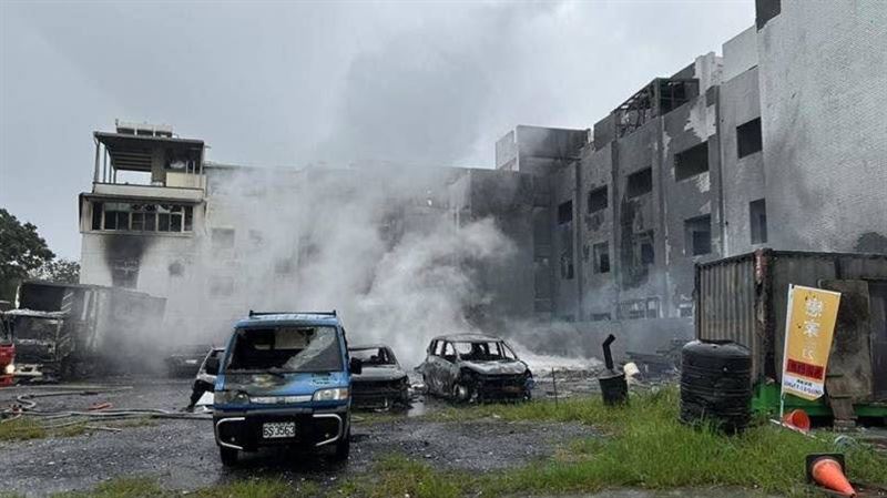 網傳堆廢棄物釀災?建商發聲