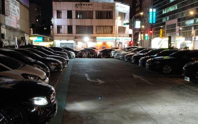 長春路停車場深夜驚傳命案!男離家失聯倒臥車內明顯身亡。(圖/翻攝Google maps)