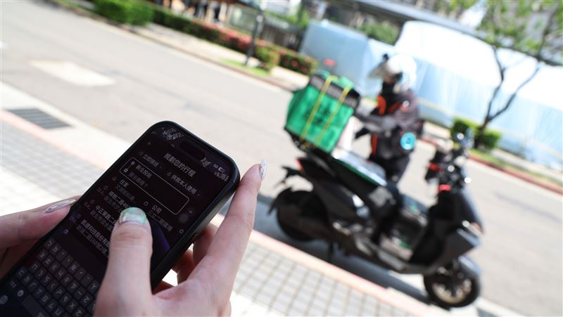 Uber機車載客踩紅線!1個月退場 急提訴願