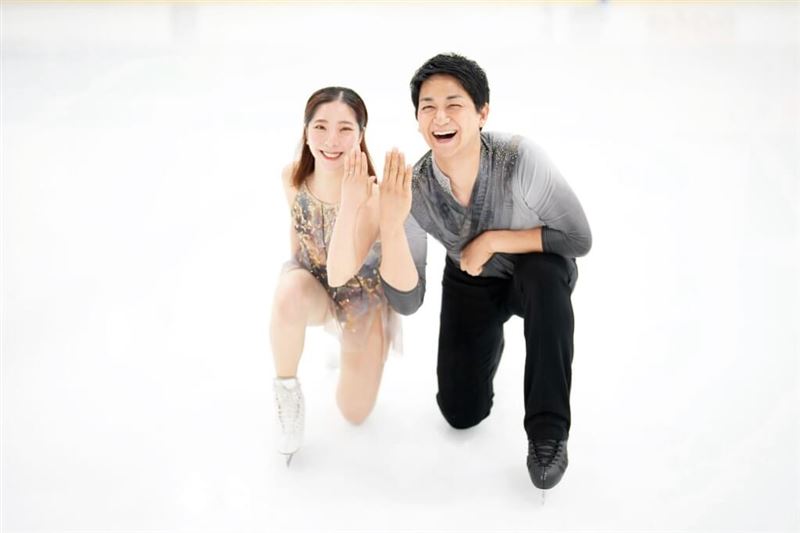 日本花式滑冰黃金組合「璃來龍」三浦璃來(左)、木原龍一(右)宣布訂婚。(圖取自x.com/ryuichi_kihara)