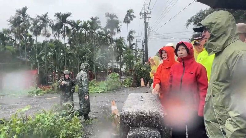 屏東多處道路積淹水　周春米視察治水工程