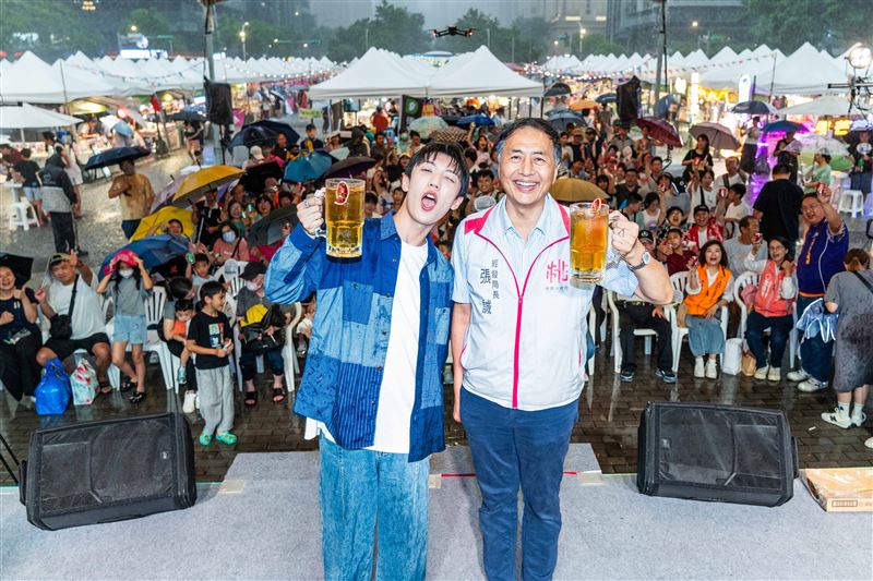 桃園冷飲節遇大雨　經發局宣布免收攤位費