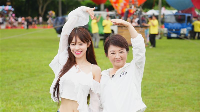 才因同框蔣萬安挨轟!李多慧再合體盧秀燕