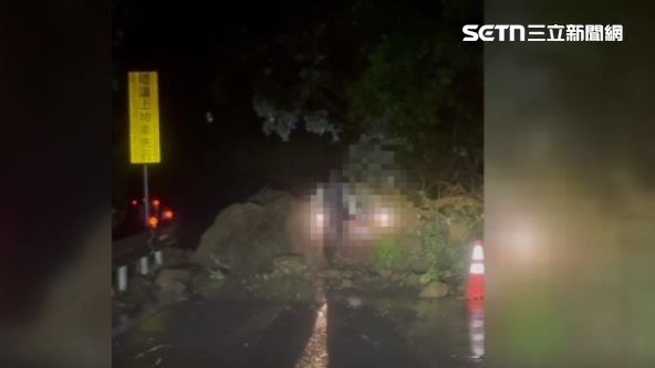 遊客上山觀星,下山時發現道路出現落石