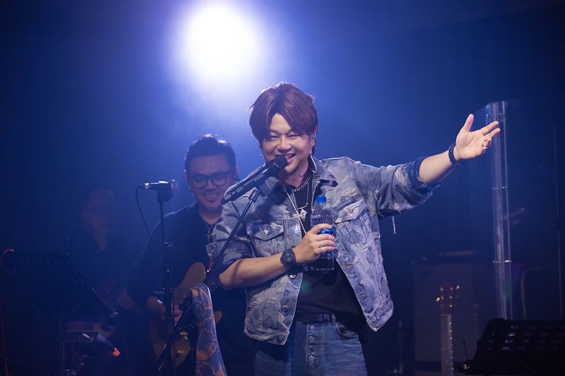 蘇震洋舉辦「做自己的光」LIVE SHOW。(圖/綵星娛樂提供)