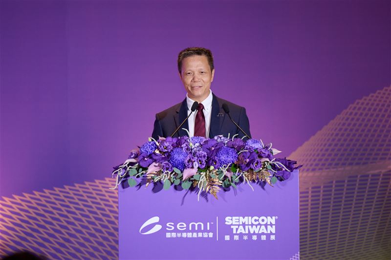 SEMI正式成立半導體材料聯盟,串聯全球超過400家材料企業與台灣在地聚落。聚焦供應韌性、國際合作與協同創新四大任務,全面升級2奈米與先進封裝的材料供應鏈競爭力。(圖/SEMI提供)