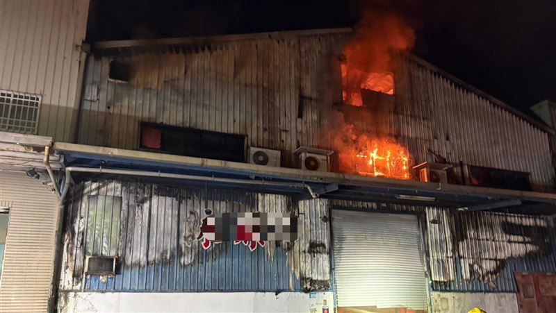 新/新莊深夜火警 消防員燙傷、移工失聯