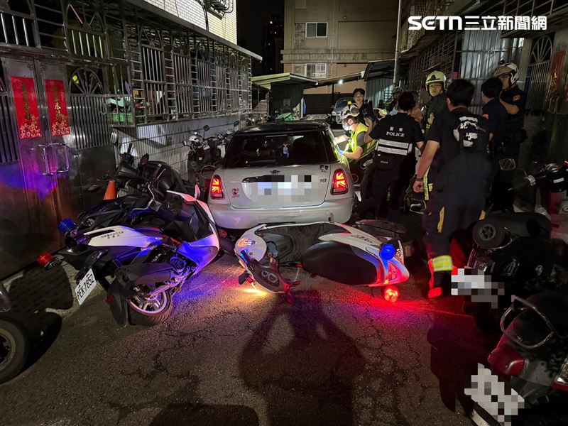 林姓警員為保命並阻止歹徒,果斷連開6槍反擊,成功擊中駕駛胸部。警方隨後強力破窗壓制車內男女,並搜出毒品。(圖/翻攝畫面)
