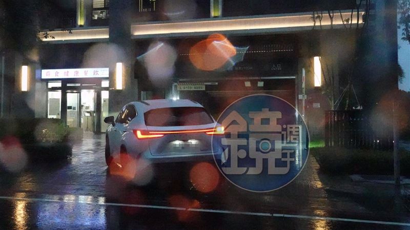 兒爆趙建銘疑資助 直擊許芊芊住2千萬豪宅