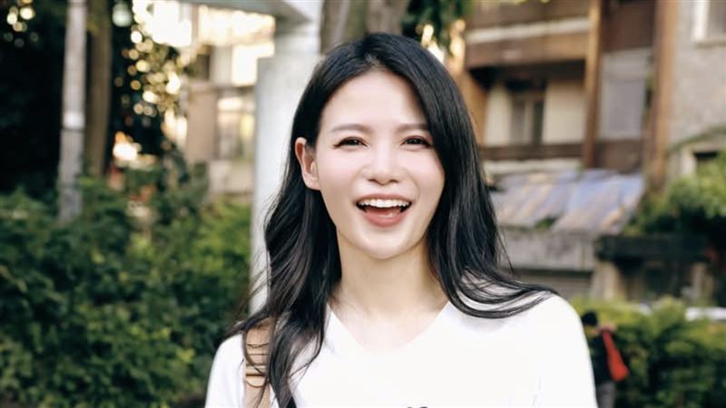 女星愛女染雙流感「吐一大口血」症狀曝光