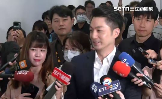 有網友喊出「投蔣萬安就是投翁曉玲」,但蔣萬安表示,自己沒有聽過(圖/翻攝畫面)