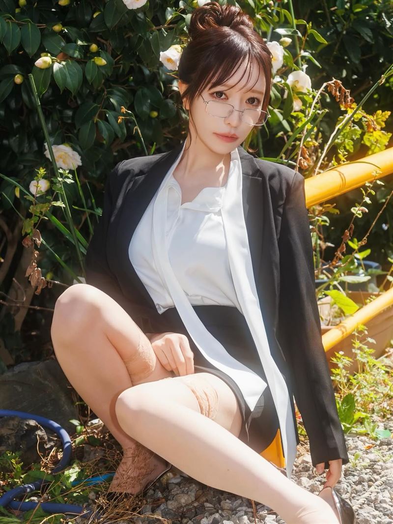 清水藍里從就學到職場各階段,皆因豐滿胸部遭高度討論。(圖/翻攝自IG@shimizuairi)