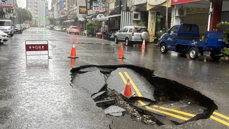 粉專:高雄在7天內一口氣灌了全年7成雨量