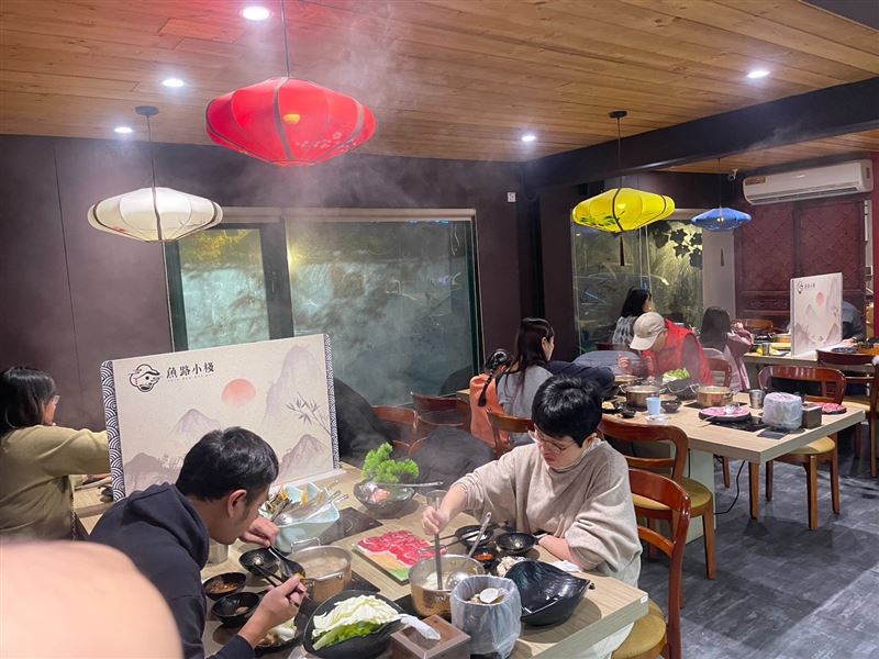 位於金山「魚路小棧」火鍋，在陳可蒂團隊協助下，平日營業額從3至5000元，大幅成長近10倍。（圖／陳可蒂提供）