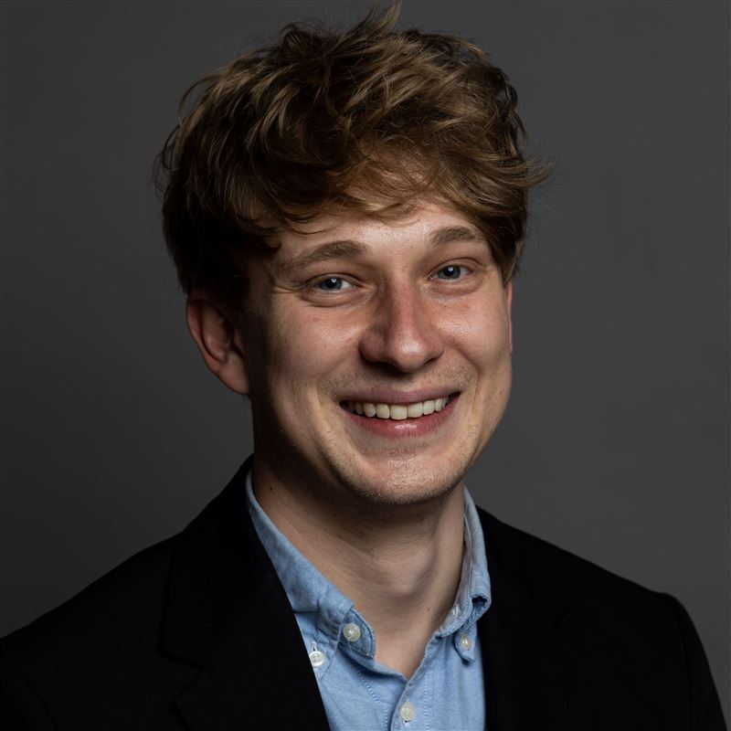 歐洲外交關係協會（European Council on Foreign Relations，ECFR）亞洲計畫政策研究員Alexander Lipke接受《三立新聞》專訪時指出，德國過去一直是歐洲最不願意對中國採取強硬貿易措施的國家之一。但現在歐洲開始擔心，自己的工業會不會在長期競爭中逐漸消失。（圖／Alexander Lipke提供）
