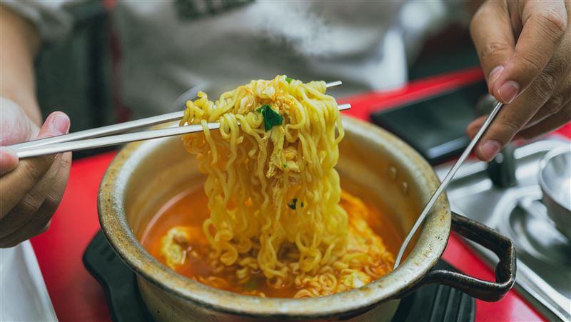 吃泡麵好罪惡?營養師「4吃法」減輕負擔