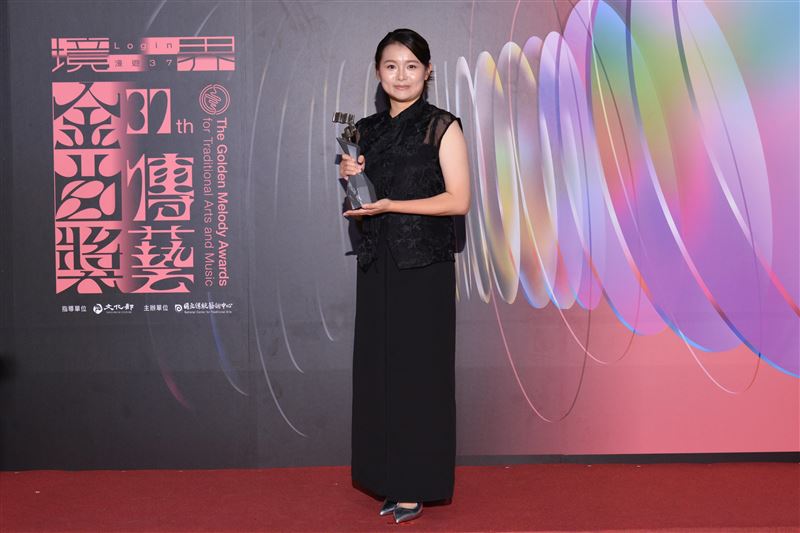 榮興工作坊憑藉《1895乙未英烈徐驤》榮獲最佳影音出版獎。(圖/國立傳統藝術中心)