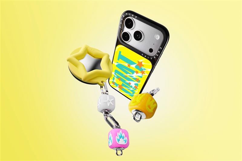 Snappy™糖果磁吸鏡面手機支架除了帶有絲絨霧面質感,還可融合立體造型的粉嫩愛心、花朵和星星元素