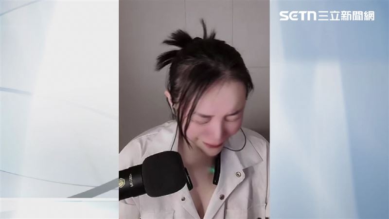 獨/李妍瑾直播痛哭!淚訴與家人斷絕關係