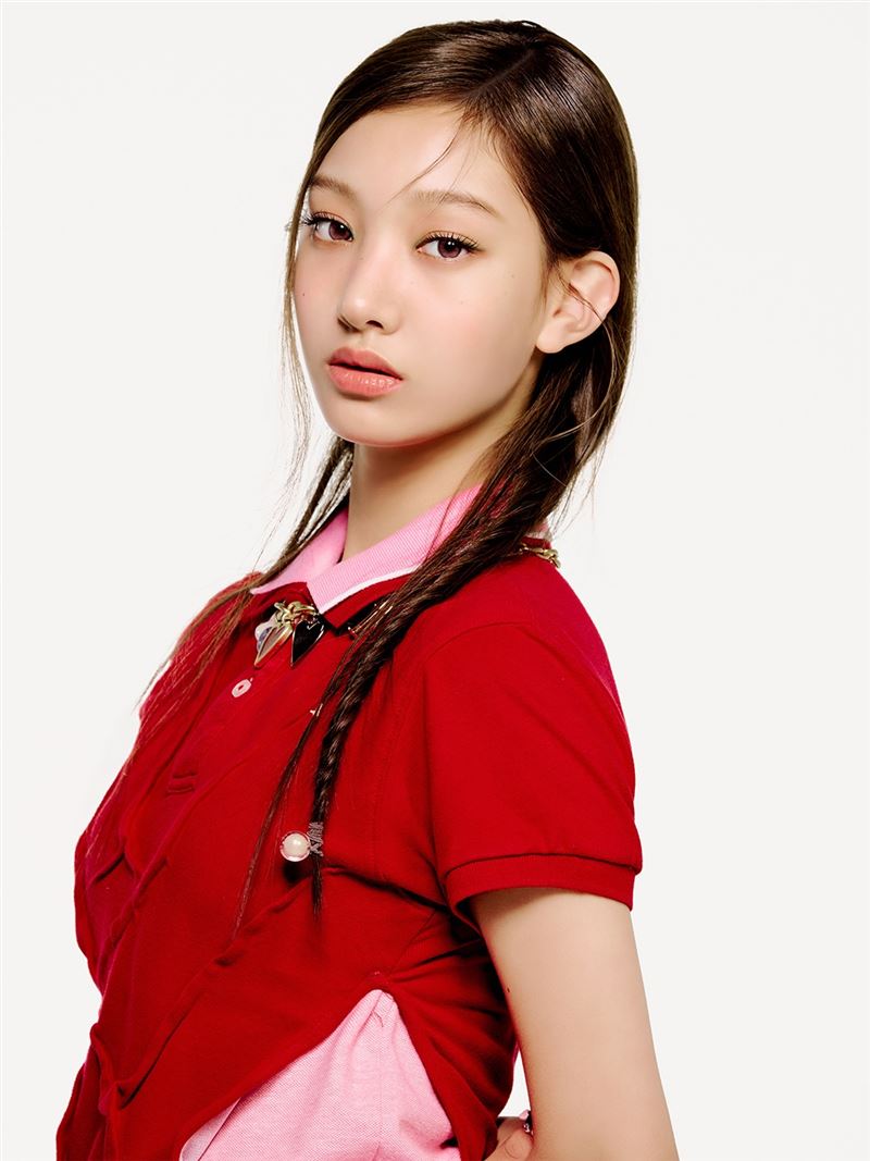 18歲成員「Seoyeon」為女團TWICE志效親妹妹。（圖／翻攝自IG @ tuide_abd）